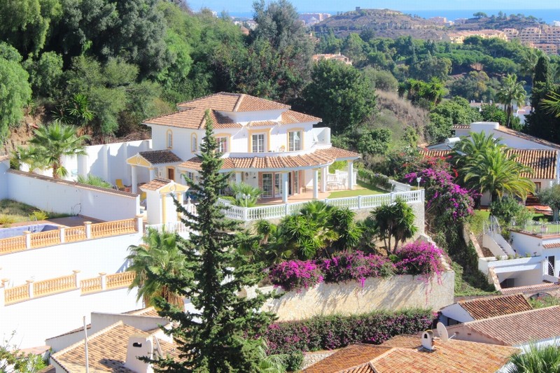 Benalmadena Costa Villa - 4 slaapkamer familie villa met spectaculair uitzicht op zee in Torremuelle